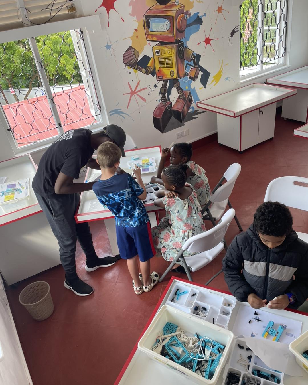 548214056_122145938786864691_642598757771356170_n